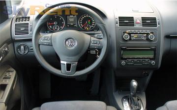 Wypożycz Volkswagen Touran 6+1 