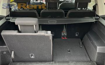 Rent Volkswagen Touran 