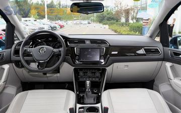 Rent Volkswagen Touran 